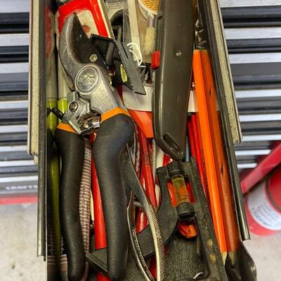 Craftsman tool chest / full of tools 
