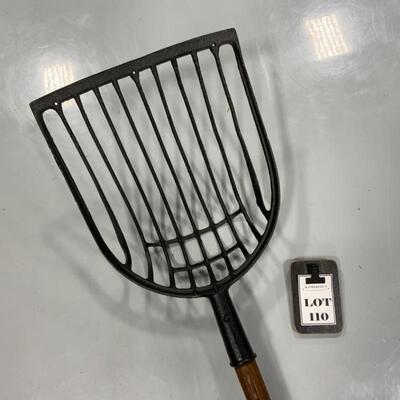 -110- VINTAGE | Heavy-Duty Coal Shovel | Cast Iron