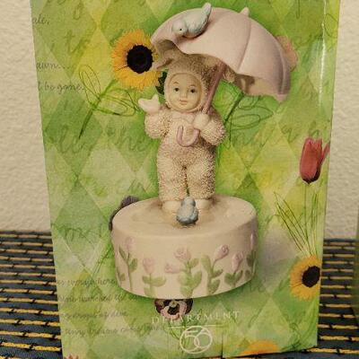 Lot 29: (2) New SNOWBABIES Collectible Figures