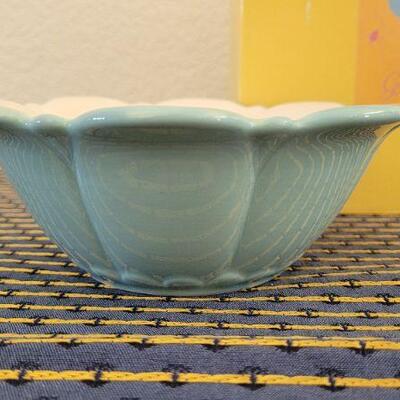 Lot 33: New Hallmark Spring Deco Bowl