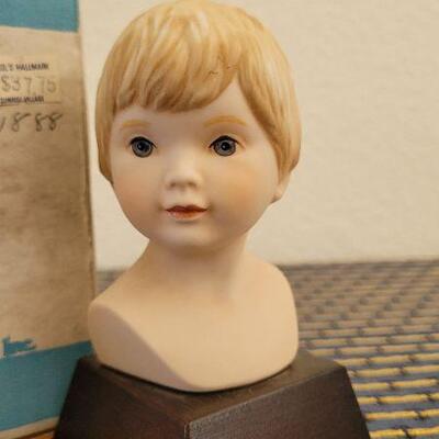 Lot 38: Vintage Frances Hook Collectible Figure 