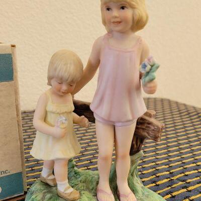 Lot 39: Vintage Frances Hook Collectible Figure 