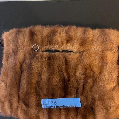 Lot 28 - Genuine mink fur hat and purse/handwarmer