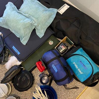 Lot 32 - Lot of camping supplies