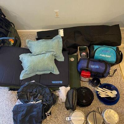 Lot 32 - Lot of camping supplies
