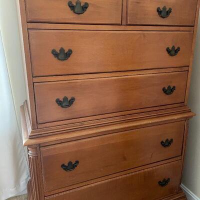 Lot 37 - 6 drawer dresser, lamp, picture, mirror