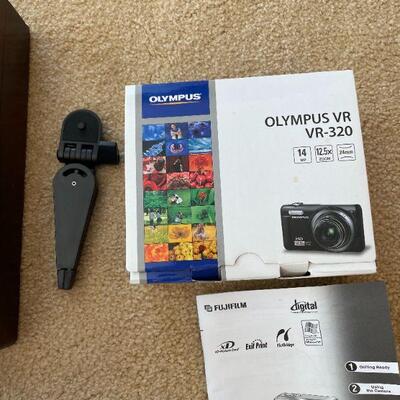 Lot 45 - Silverware box only, door pillow, lot of cameras