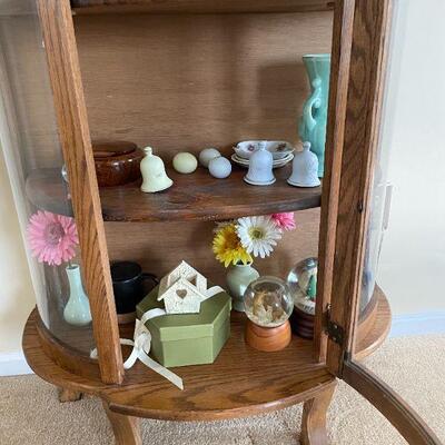 Lot 49 - Solid wood showcase with contents