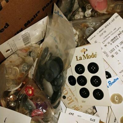 Vintage buttons lot - loose plus gray & MOP