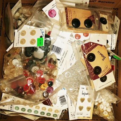 Vintage buttons lot - loose plus gray & MOP