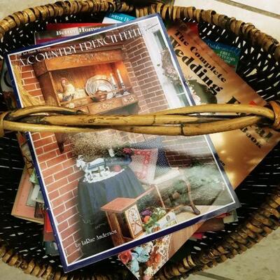 Lg Basket of Crafting, Tole Painting Books & Phamplets 