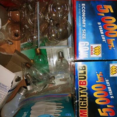 Lot of Assorted working and new light bulbs
