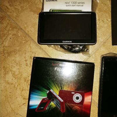 Lot of used cellphones and light electronics