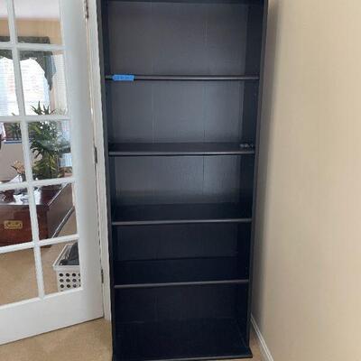 Lot 70 - Filing cabinet and book shelf