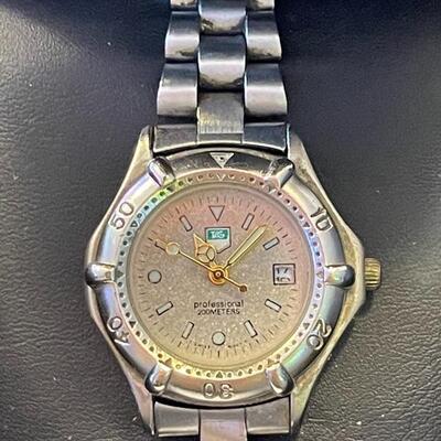 Lot 79 - Tagheuer watch with box and 2 empty boxes