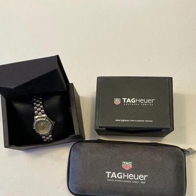 Lot 79 - Tagheuer watch with box and 2 empty boxes