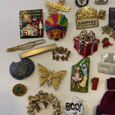 Lot 80 - Misc. costume jewelry 