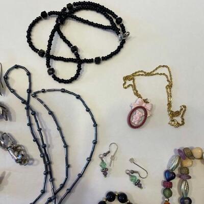 Lot 81 - Misc. costume earrings and (7) costume necklaces 