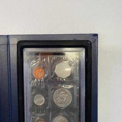 Lot 85 - 1961, 1962, 1964  USA mint silver proof sets
