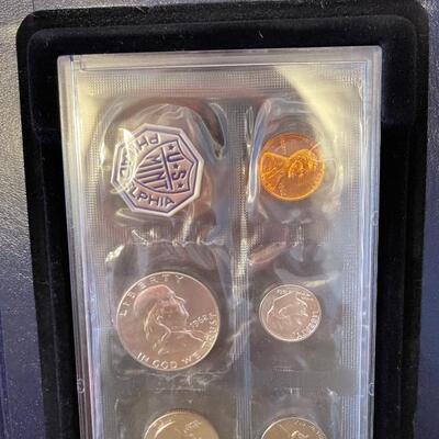 Lot 85 - 1961, 1962, 1964  USA mint silver proof sets