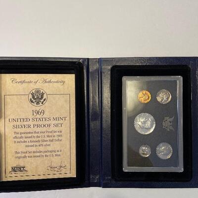 Lot 86 - 1968, 1969, 1976 USA mint silver proof sets