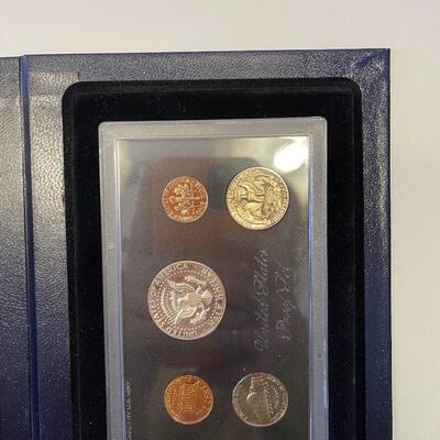 Lot 86 - 1968, 1969, 1976 USA mint silver proof sets