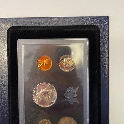 Lot 86 - 1968, 1969, 1976 USA mint silver proof sets