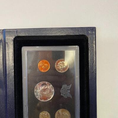 Lot 86 - 1968, 1969, 1976 USA mint silver proof sets