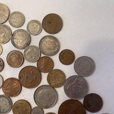 Lot 101 - Lot of 70 foreign coins