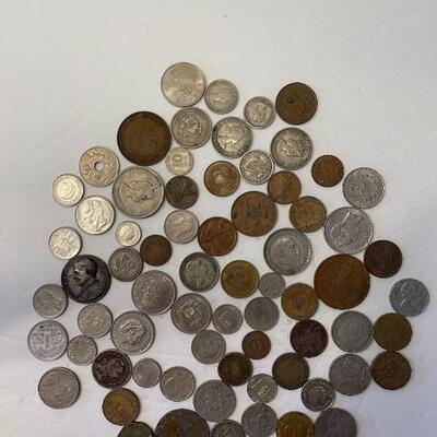 Lot 101 - Lot of 70 foreign coins