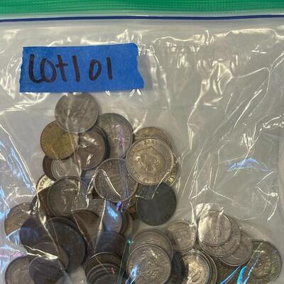 Lot 101 - Lot of 70 foreign coins