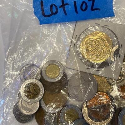 Lot 102 - Lot of 48 foreign coins