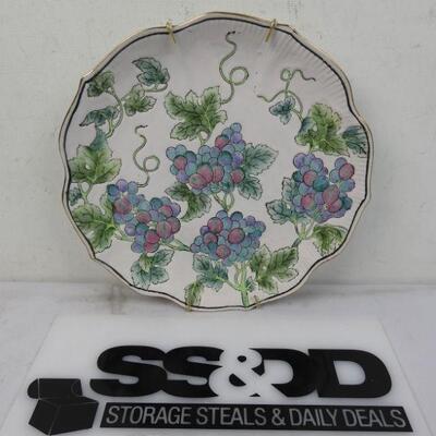 Andrea by Sadek Decorative Plate. Grapes Design Gold Trim. Includes plate hanger