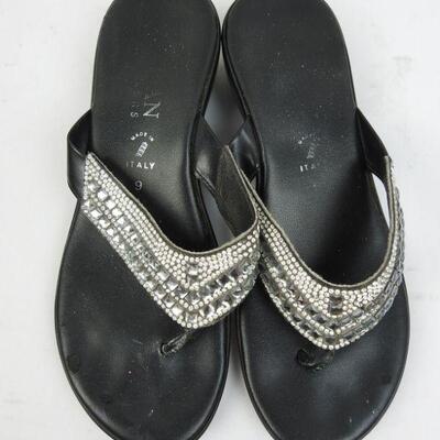 2 pairs Women's Black Flip Flop Sandals sizze 8.5