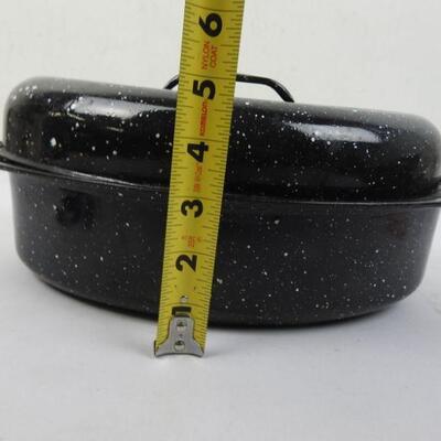 Small Roasting Pan, Black with White speckles. Metal - Vintage