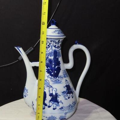 Blue tea pot 