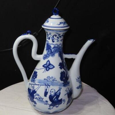 Blue tea pot 