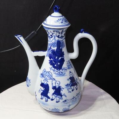 Blue tea pot 