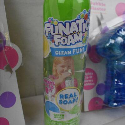 Funatic Foam Green Apple &  Light Up Bubble Blasters - New, Open Box
