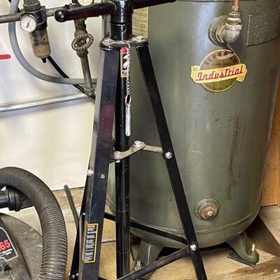 Transmission stand / drive shaft / rear end 
