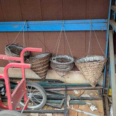 4 hanging wicker plant pots 