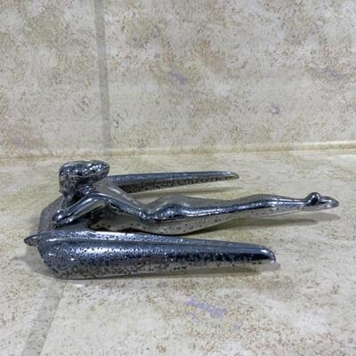 -128- VINTAGE | Mid 50s Nash Flying Lady Hood Ornament
