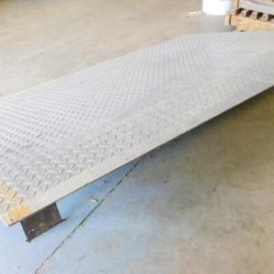 Warehouse Diamond Plate Steel Loading Ramp 72
