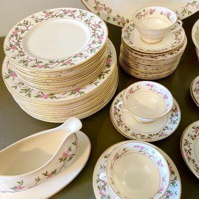 Lot 117 Franciscan China Woodside Pattern Made California 63pcs Service for 12 Discontinued