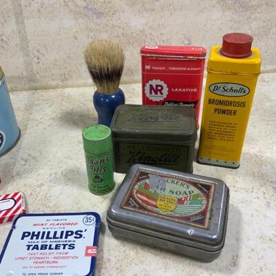 -160- VINTAGE | Toiletry Tin Lot