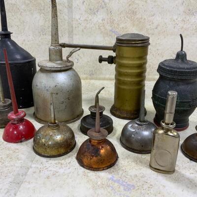 -163- VINTAGE | 12 Small Oilers | Graph-Air Gun