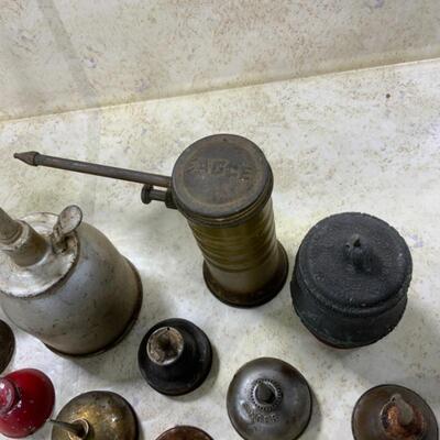 -163- VINTAGE | 12 Small Oilers | Graph-Air Gun