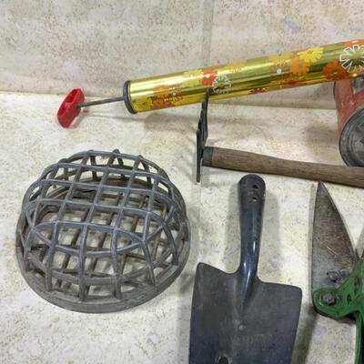 -166- VINTAGE | Gardening Tools