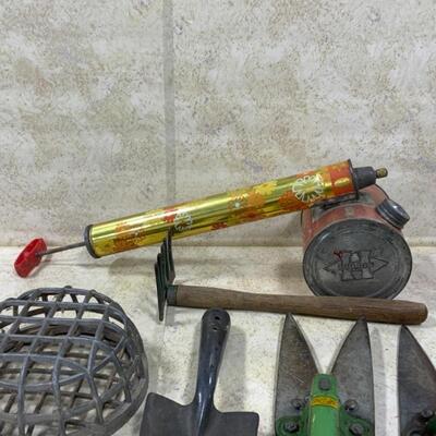 -166- VINTAGE | Gardening Tools