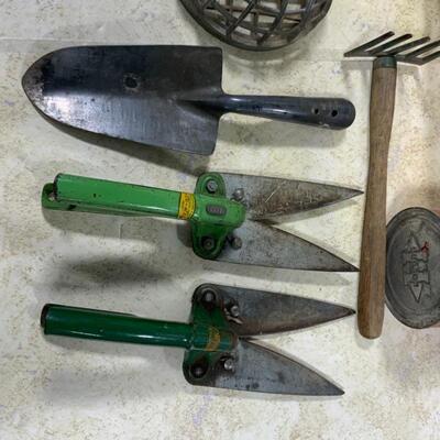 -166- VINTAGE | Gardening Tools